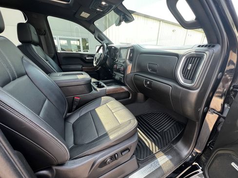 Used 2021 Chevrolet Silverado 1500 High Country w/ Technology Package image 26