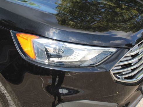 Used 2020 Ford Edge SE image 17