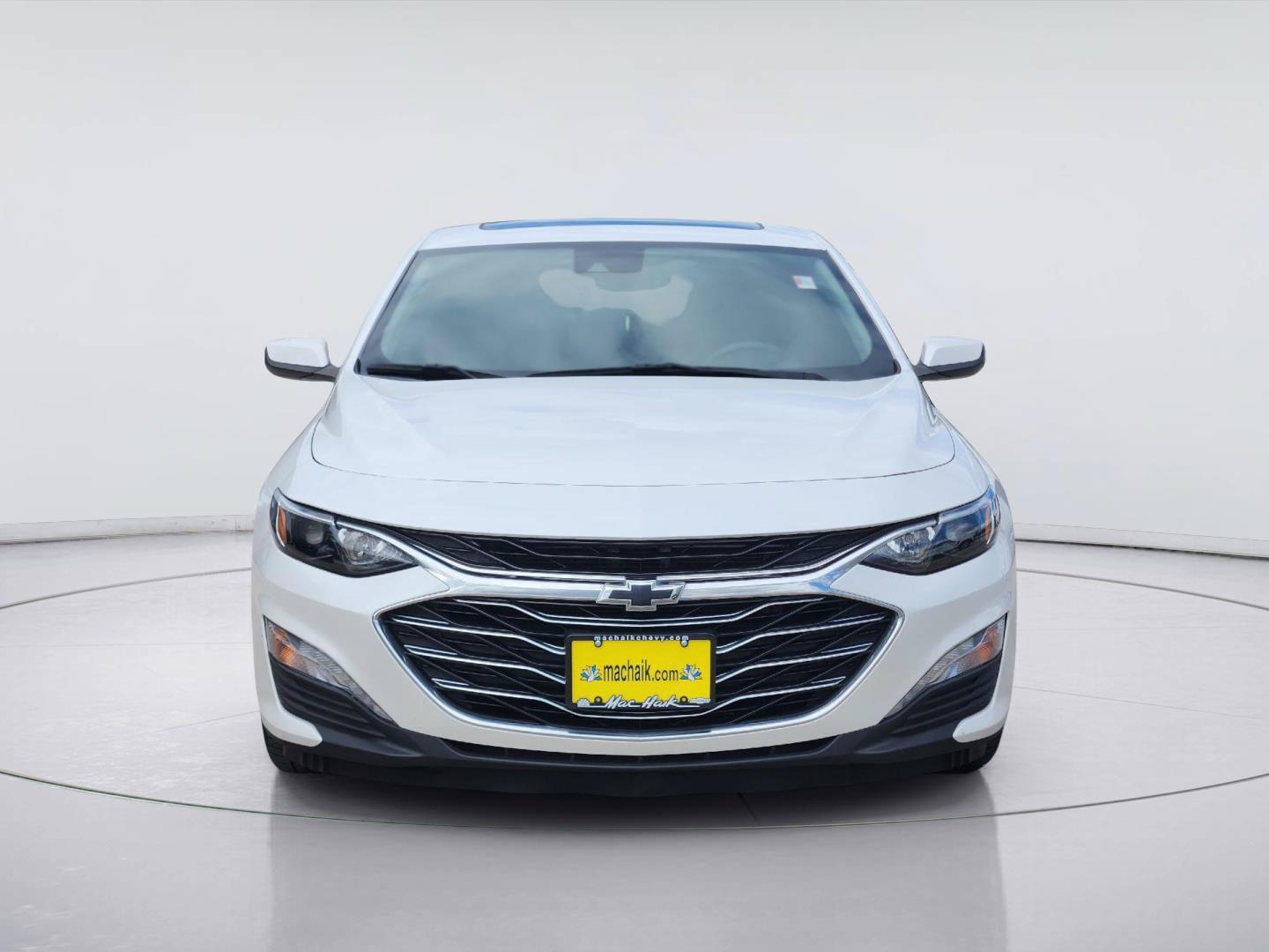 Used 2019 Chevrolet Malibu LT w/ LT Plus Package FWD image 2