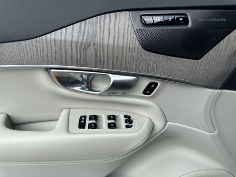 Certified 2024 Volvo XC90 T8 Plus AWD/4WD image 15
