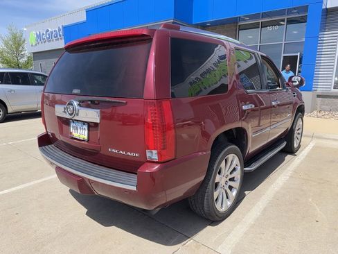 Used 2009 Cadillac Escalade AWD image 4
