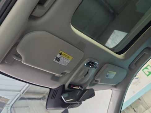 Used 2022 Volvo XC90 T5 Momentum image 4