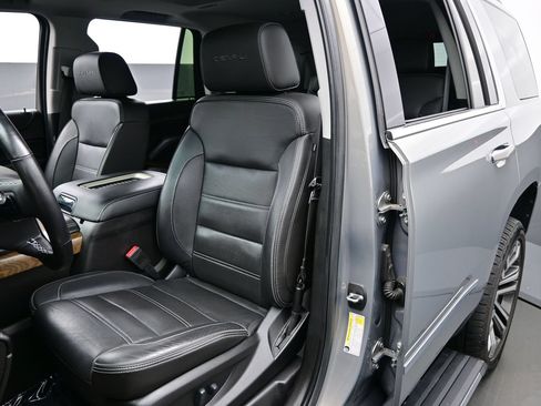 Used 2019 GMC Yukon Denali w/ Denali Ultimate Package AWD/4WD image 12