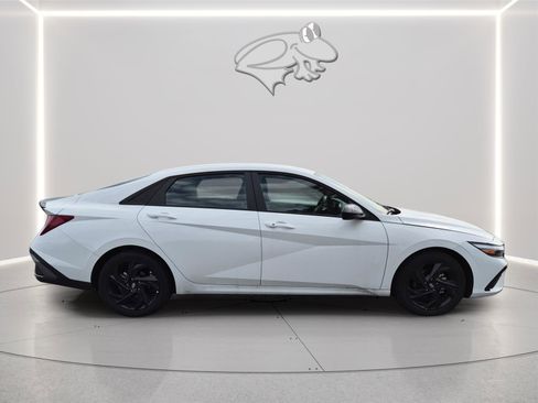 Used 2026 Hyundai Elantra Sport FWD image 6