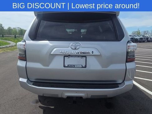 Used 2021 Toyota 4Runner SR5 AWD/4WD image 11