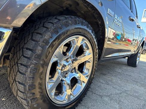 Used 2017 RAM 1500 Laramie RWD image 12