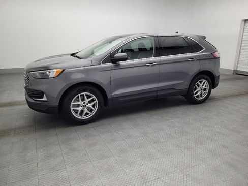 Used 2024 Ford Edge SEL image 2