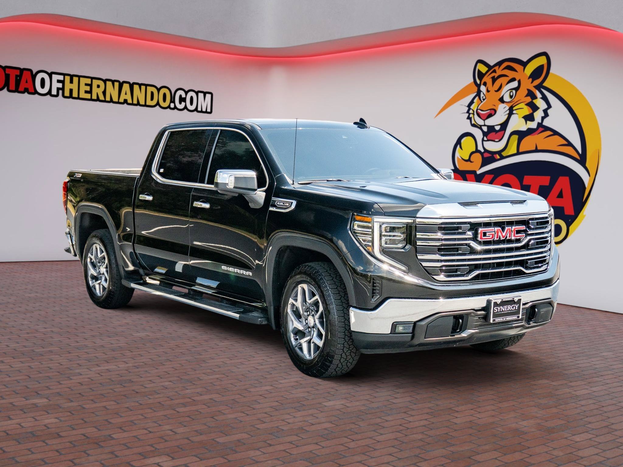 Used 2026 GMC Sierra 1500 SLT w/ SLT Convenience Package AWD/4WD image 3