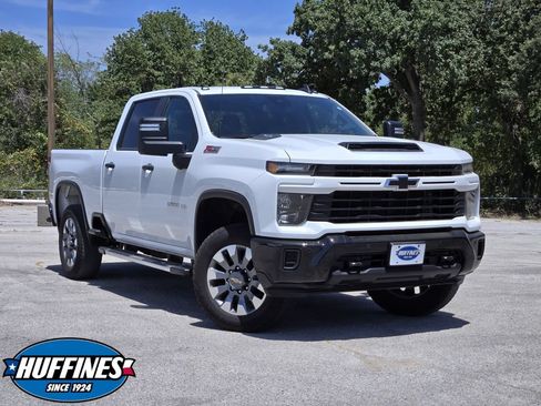 Used 2025 Chevrolet Silverado 2500 Custom w/ Custom Value Package AWD/4WD image 1