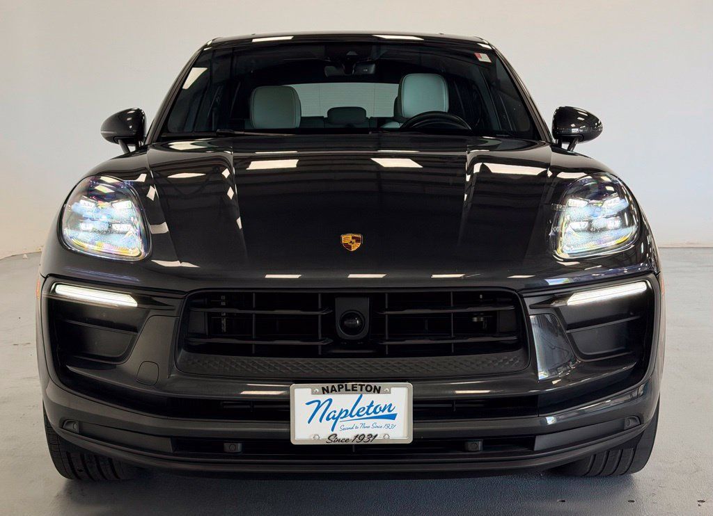 Used 2023 Porsche Macan AWD/4WD image 6
