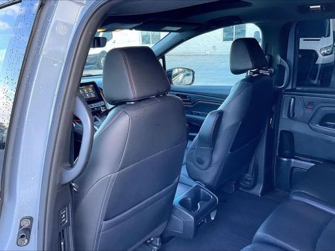 Used 2024 Honda Odyssey Sport image 12