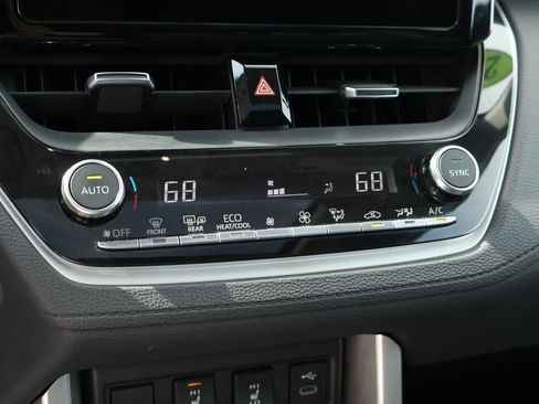 Used 2023 Toyota Corolla Cross XLE w/ Convenience Package AWD/4WD image 36