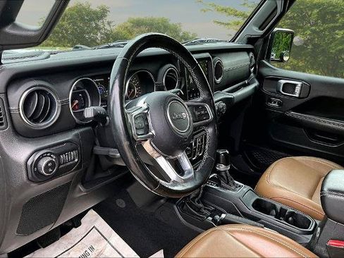 Used 2021 Jeep Gladiator Overland AWD/4WD image 13