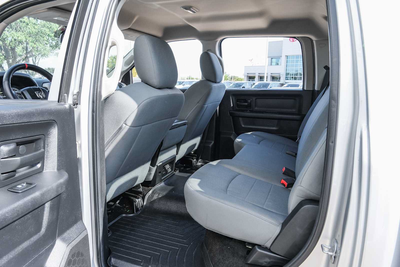 Used 2014 RAM 2500 Tradesman w/ Chrome Appearance Group AWD/4WD image 29