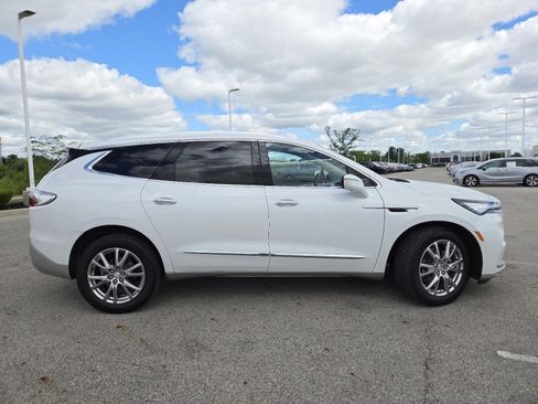 Used 2023 Buick Enclave Premium w/ Experience Buick Package AWD/4WD image 21