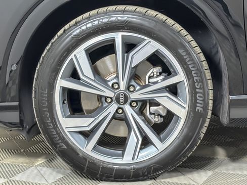 Used 2024 Audi Q4 e-tron Prestige w/ Black Optic Plus Package AWD/4WD image 25