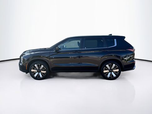 Used 2025 Mitsubishi Outlander SE AWD/4WD image 4