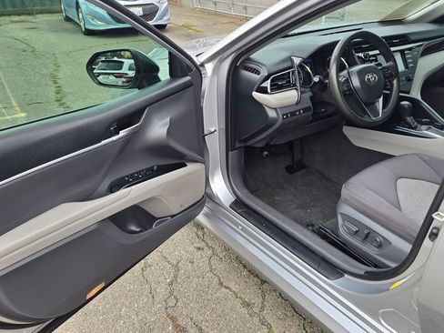 Used 2019 Toyota Camry LE w/ Convenience Package image 17