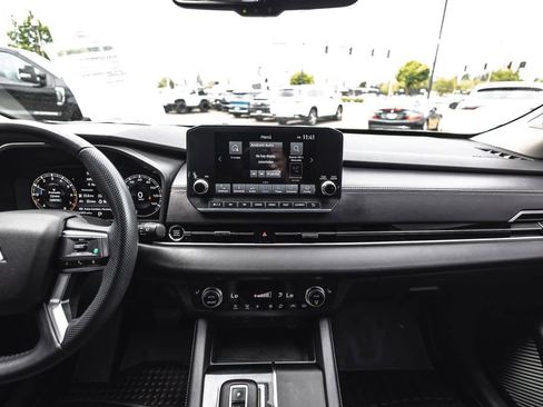 Used 2024 Mitsubishi Outlander SE AWD/4WD image 25