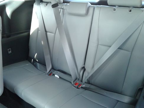 New 2026 Toyota Highlander Limited AWD/4WD image 5