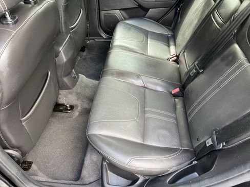 Used 2013 Ford Focus Titanium FWD image 12