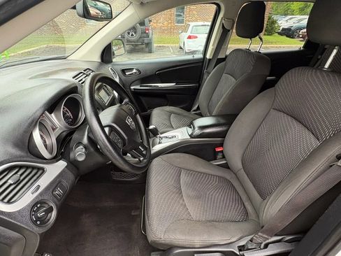 Used 2020 Dodge Journey SE FWD image 20