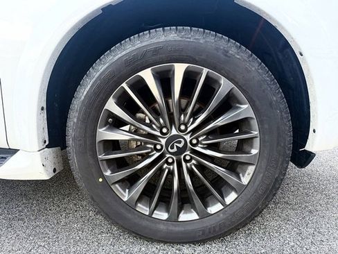 Certified 2024 INFINITI QX80 Premium Select w/ All-Season Package image 24