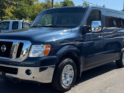 Used 2020 Nissan NV 3500 SL image 2