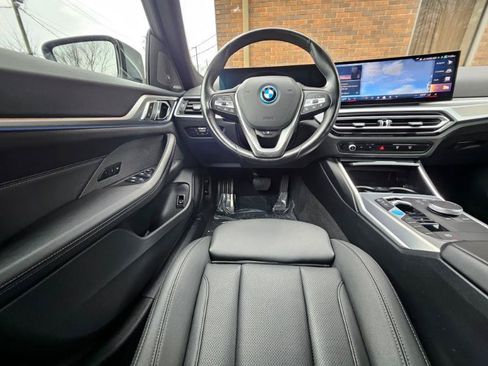 Used 2024 BMW i4 eDrive40 w/ Premium Package RWD image 3
