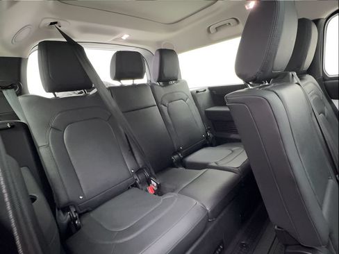 Used 2023 Land Rover Defender 130 SE AWD/4WD image 30