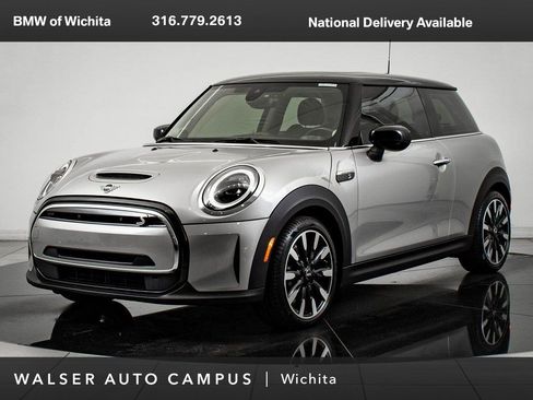 Used 2024 MINI Cooper SE image 1