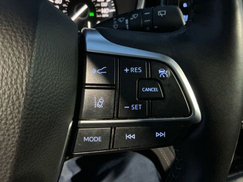 Used 2021 Toyota Highlander Limited image 20