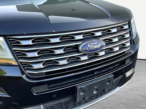 Used 2017 Ford Explorer Limited AWD/4WD image 32