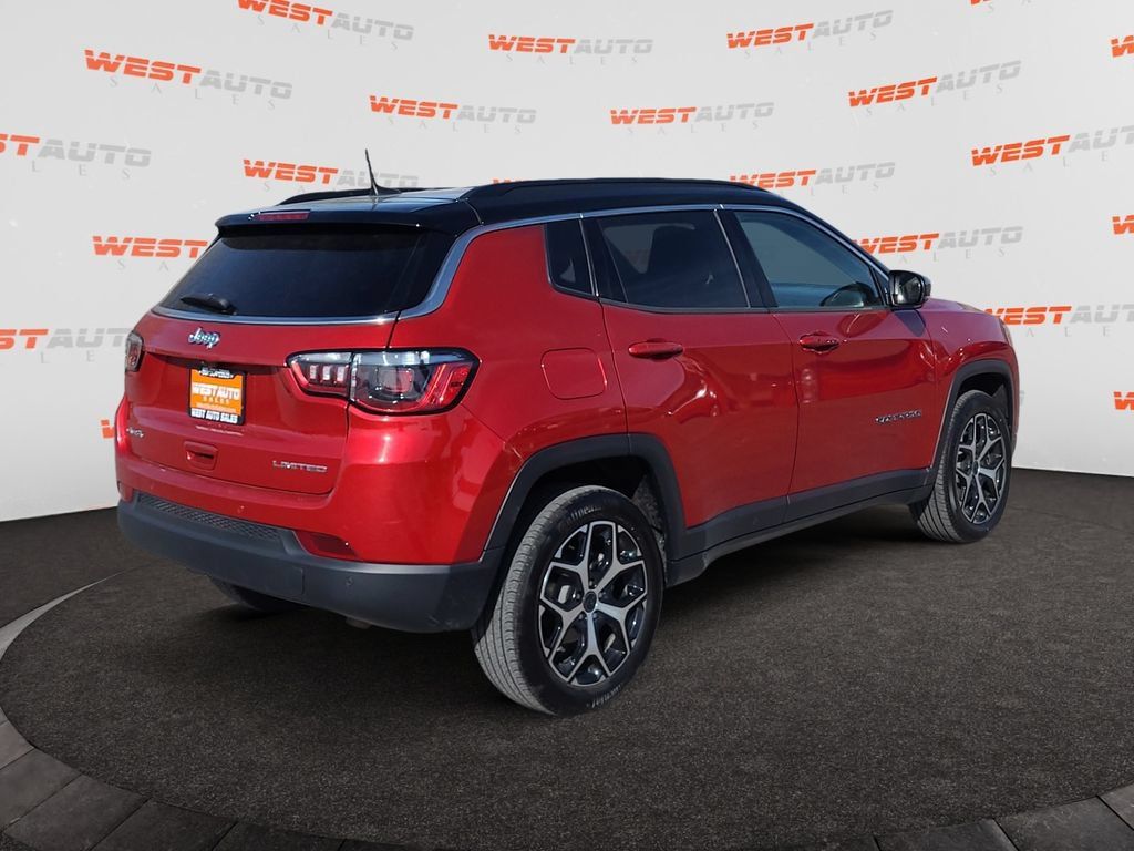 Used 2025 Jeep Compass Limited AWD/4WD image 5