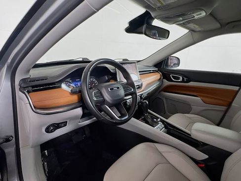 Used 2022 Jeep Compass Limited image 12