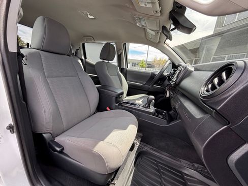 Used 2018 Toyota Tacoma SR AWD/4WD image 23