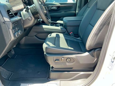 New 2025 Chevrolet Suburban Premier image 18