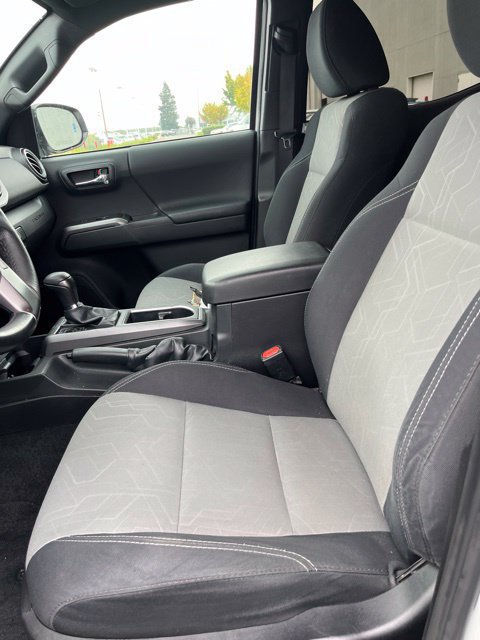 Used 2022 Toyota Tacoma TRD Sport w/ Technology Package AWD/4WD image 11