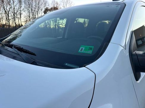 Used 2019 Nissan Titan SV image 28