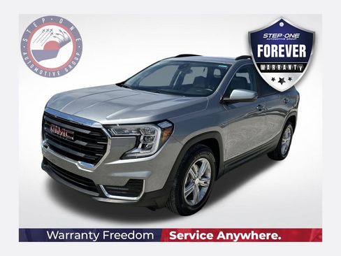 Used 2024 GMC Terrain SLE w/ Driver Convenience Package image 1