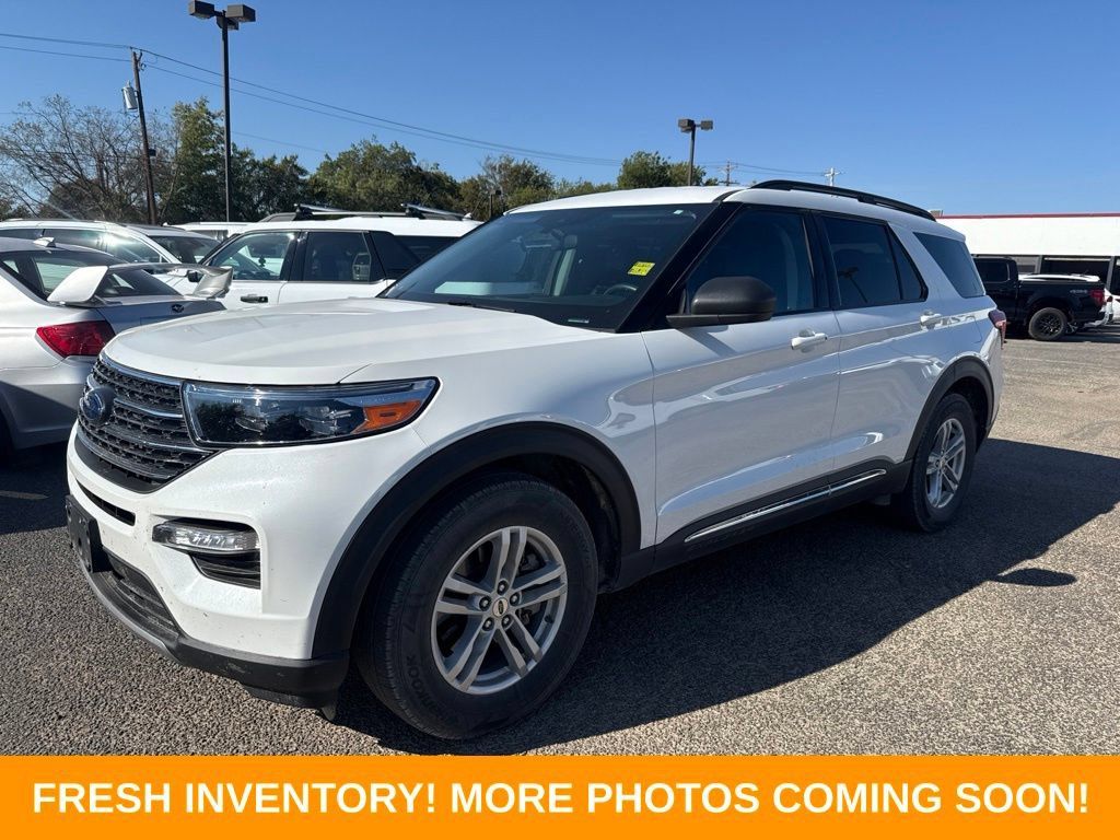 Used 2024 Ford Explorer XLT w/ Equipment Group 202A RWD image 5