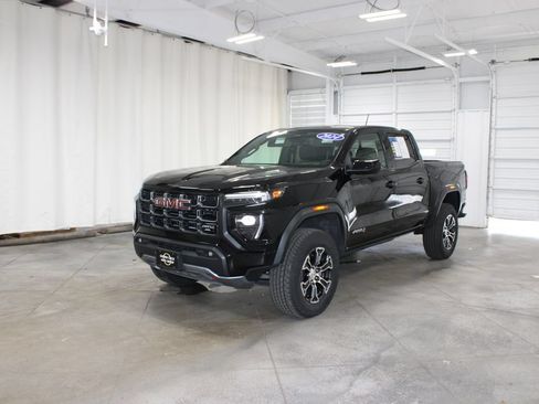 Used 2024 GMC Canyon AT4 AWD/4WD image 4