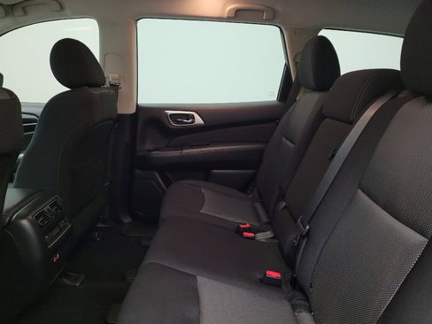 Used 2020 Nissan Pathfinder SV image 18