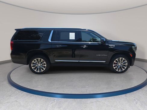 Used 2021 GMC Yukon XL Denali w/ Denali Premium Package AWD/4WD image 4