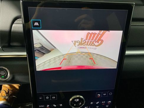 Used 2026 GMC Terrain Elevation w/ Elevation Premium Package AWD/4WD image 17