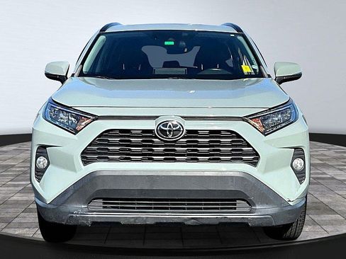 Used 2019 Toyota RAV4 XLE image 3