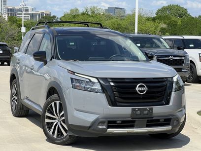 Used 2023 Nissan Pathfinder Platinum w/ Black Appearance Package