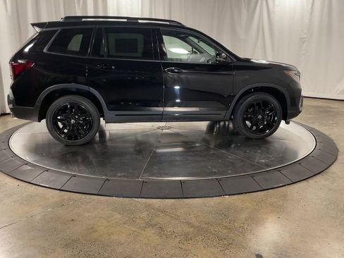 Used 2024 Honda Passport Black Edition image 2