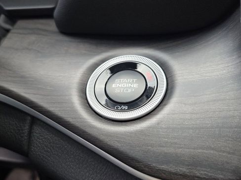 New 2025 Jeep Grand Cherokee Limited w/ Luxury Tech Group II image 30