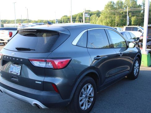 Used 2020 Ford Escape SE image 6
